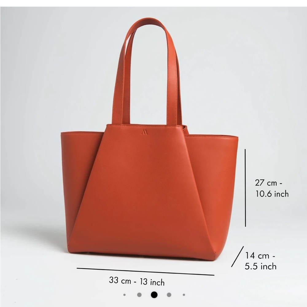 KAAI MIDI pyramid Bag